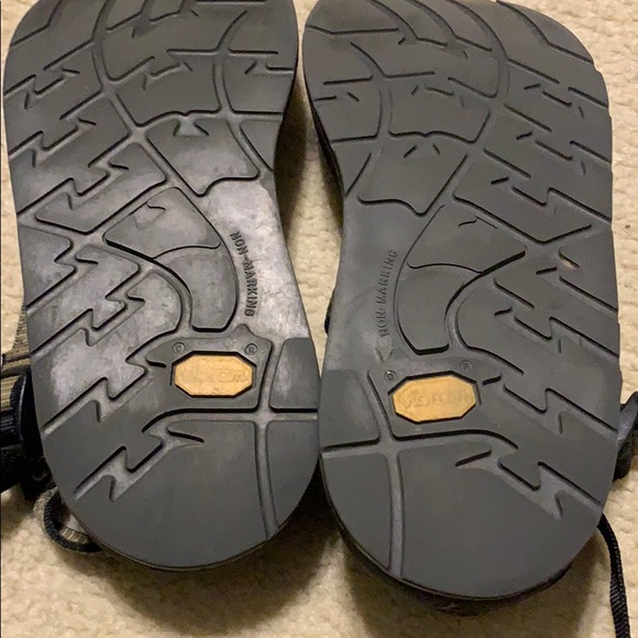 Chacos green womens size 8 - Picture 2 of 3